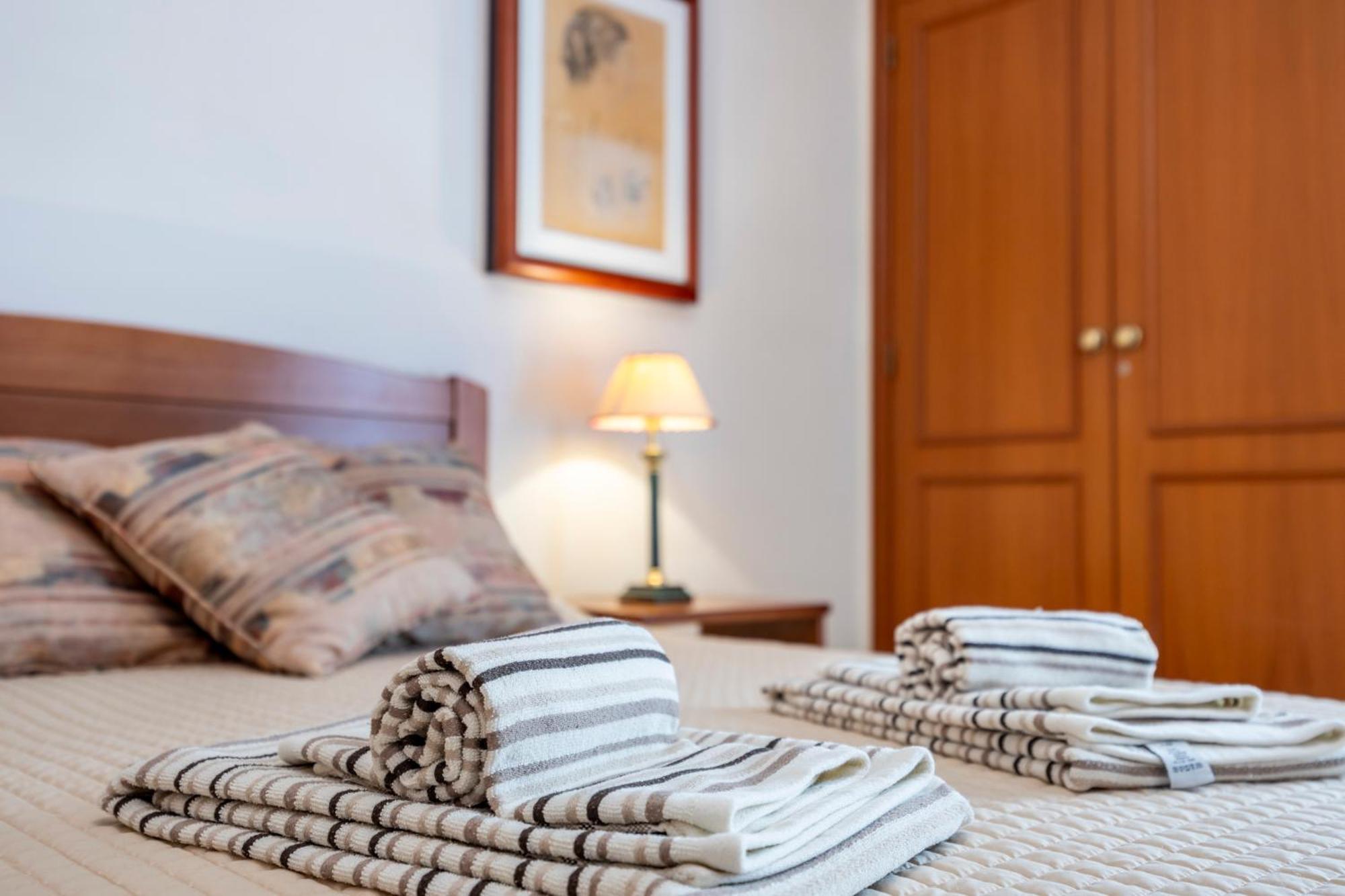 לאגוּ‏ש Apartamentos Mira Rio מראה חיצוני תמונה
